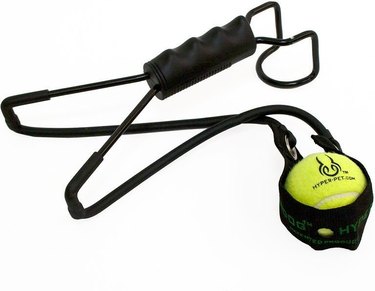 tennis ball slingshot fetch toy for dogs