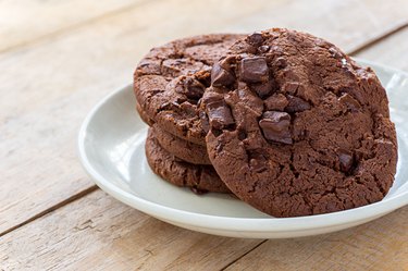 Soft baked Chocolate cookies in white plate, Close up images