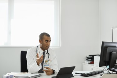Medical expertise giving online consultation