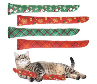 Christmas-patterened cat kicker toys, 4-pack.