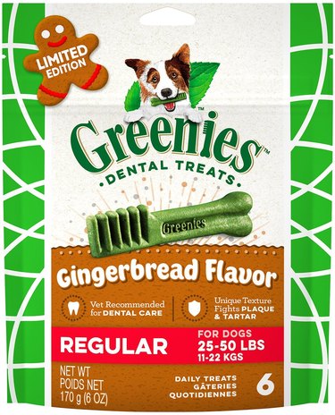 Gingerbread flavor Greenies dental treats in size regular (25-50 lbs.).