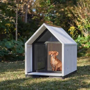 Frisco Classic Wooden Outdoor Dog House