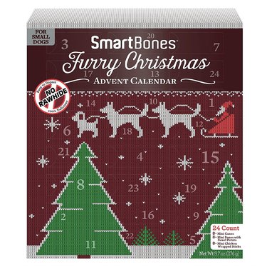 Dog advent calendar that contains rawhide-free chews made of chicken and vegetables like sweet potato and carrots.