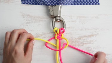 Tying a square knot