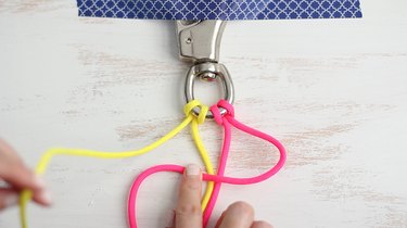 Tying a square knot