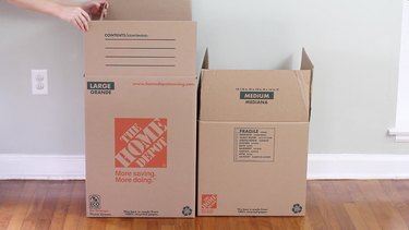 Lifting top flaps up on boxes
