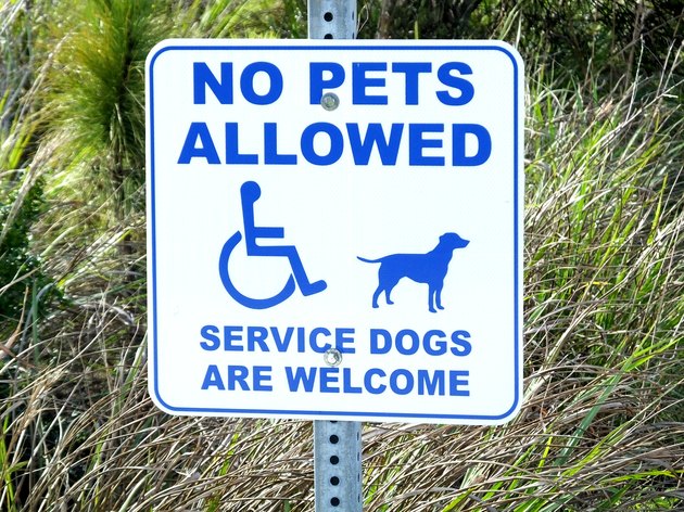 'No Pets Allowed - Service Dogs Are Welcome' sign