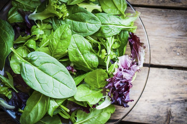 Freshh green salad with spinach,aragula,romane and lettuce