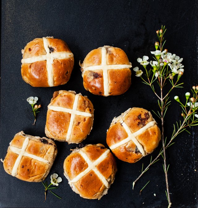 hot cross buns