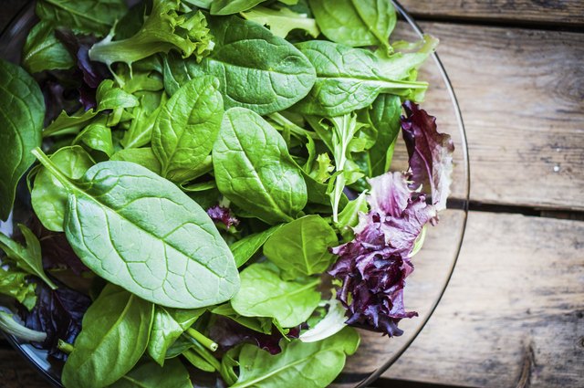Freshh green salad with spinach,aragula,romane and lettuce